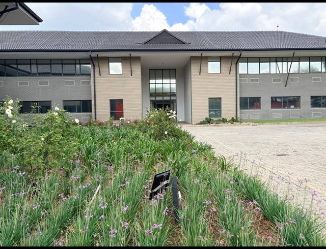3,949M² OFFICE FOR SALE IN VORNA VALLEY